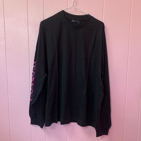 ASOS oversized long sleeve t-shirt in black with & matrix sleeve print size L - Picture 4 of 10